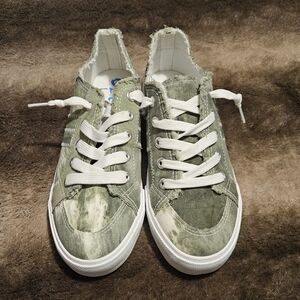 Green Distressed Sneakers with White Laces